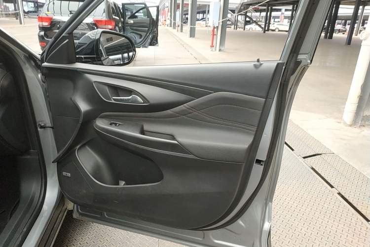 Used Buick Envista 2022 1.5T GS Fuel-Efficient Version Interior 5