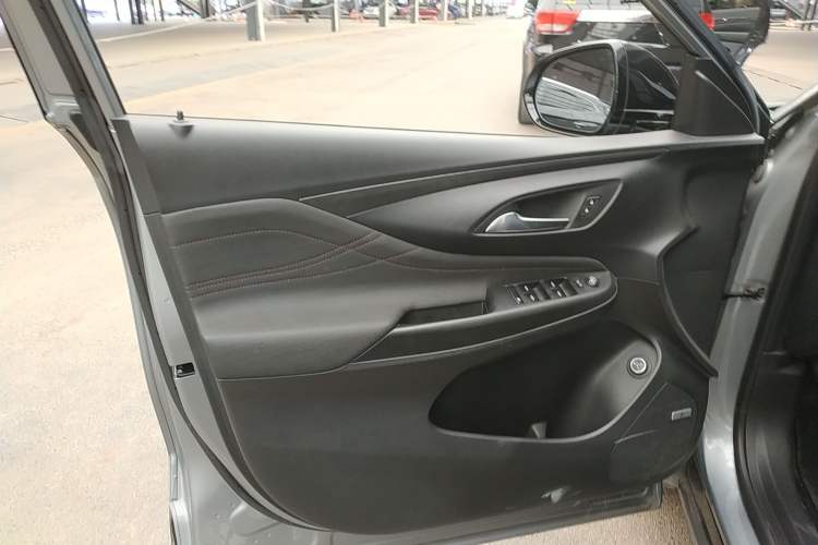 Used Buick Envista 2022 1.5T GS Fuel-Efficient Version Interior 7