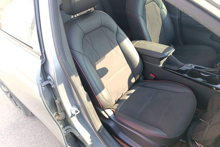 Used Buick Envista 2022 1.5T GS Trendy Ignition Edition Right Front Seat