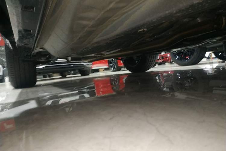 Used Buick Envista 2022 1.5T GS Fuel-Efficient Version Right Side Sill