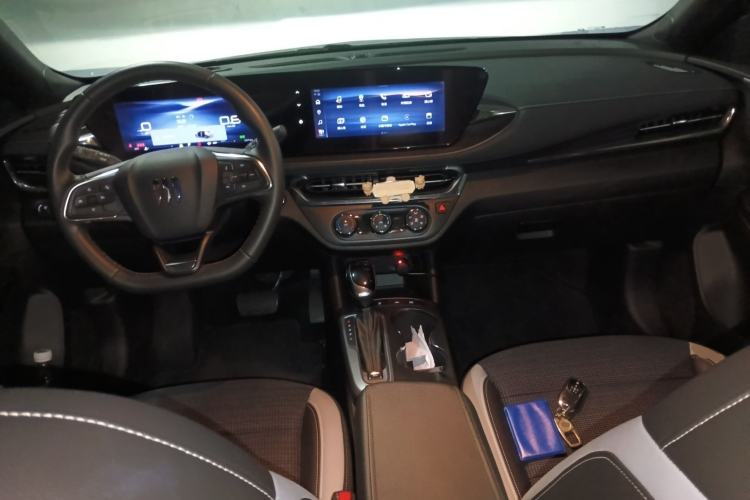 Used Buick Envista 2022 1.5T Smart Edition Center Console