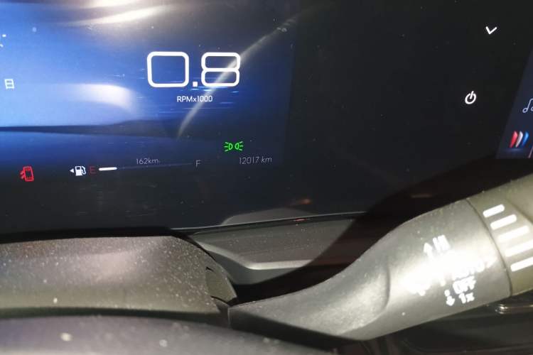 Used Buick Envista 2022 1.5T Smart Edition Odometer Close Up