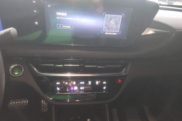 Used Buick Envista 2022 1.5T GS Fuel-Efficient Version Audio And AC Panel