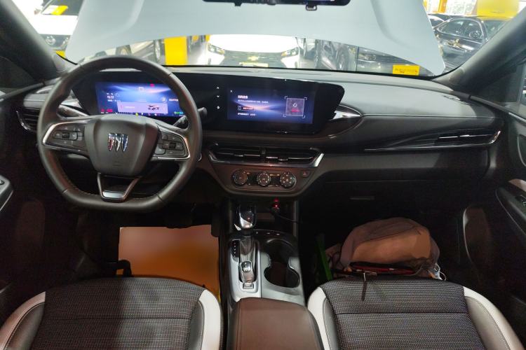 Used Buick Envista 2022 1.5T Smart Edition Center Console