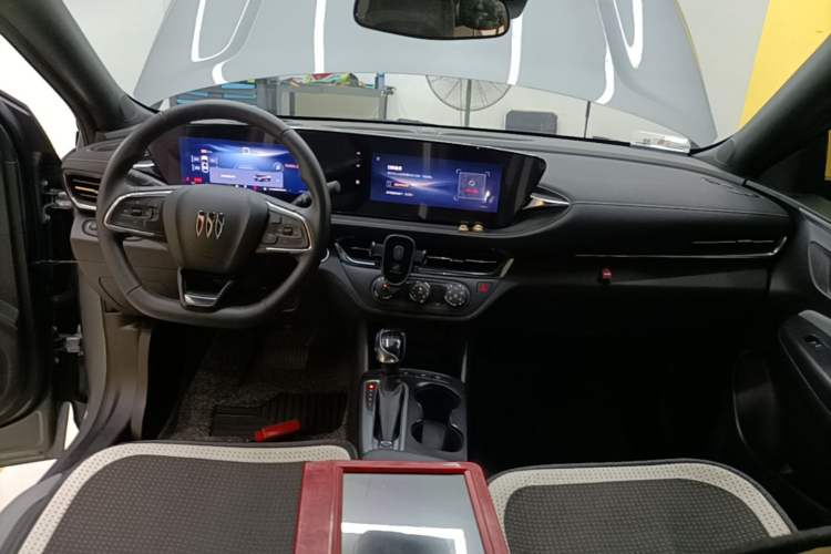 Used Buick Envista 2022 1.5T Smart Edition Center Console
