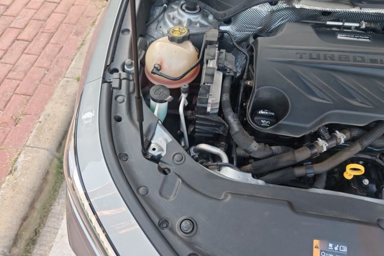 Used Buick Envista 2022 1.5T Smart Edition Engine Bay Right