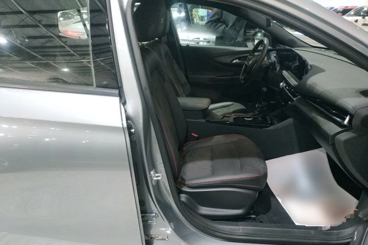 Used Buick Envista 2022 1.5T GS Fuel-Efficient Version Right Front Seat