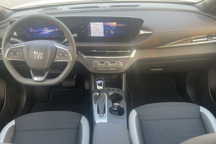 Used Buick Envista 2022 1.5T Smart Edition Audio And AC Panel