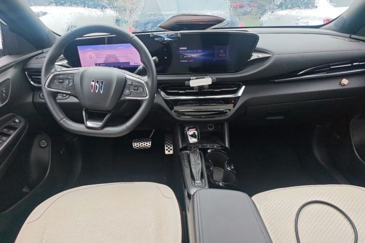 Used Buick Envista 2022 1.5T GS Fuel-Efficient Version Center Console