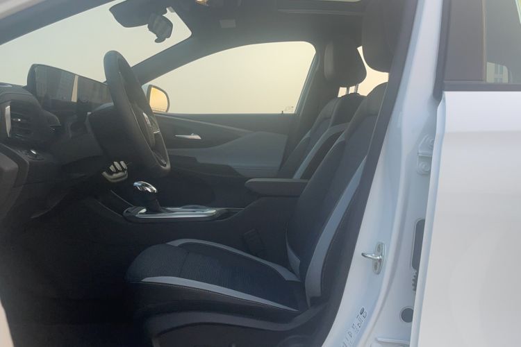 Used Buick Envista 2022 1.5T Smart Edition Interior 2