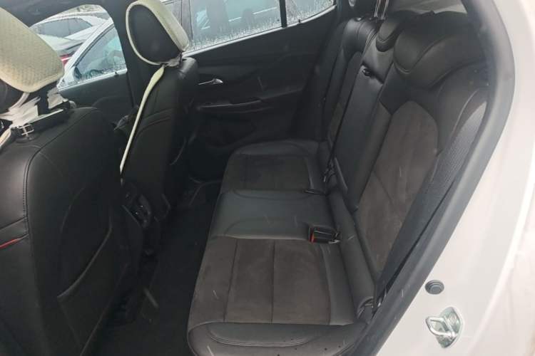 Used Buick Envista 2022 1.5T GS Fuel-Efficient Version Left Rear Seat