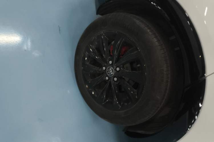 Used Buick Envista 2022 1.5T GS Trendy Ignition Edition Right Rear Wheel Hub