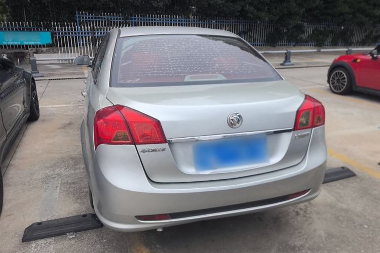 Used Buick Excelle 2015 1.5L Automatic Classic Model Exterior 4