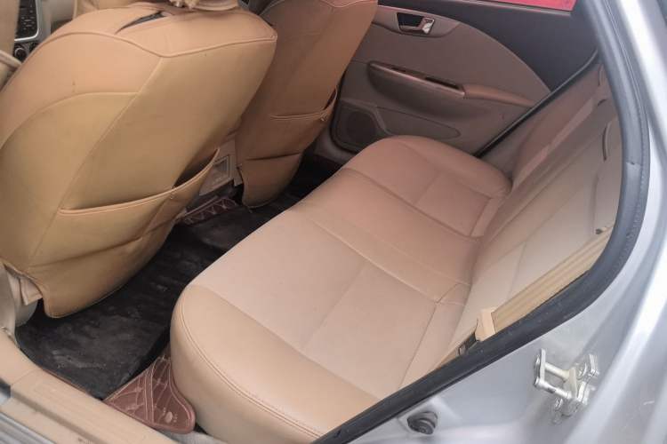 Used Buick Excelle 2015 1.5L Automatic Classic Model Interior 1