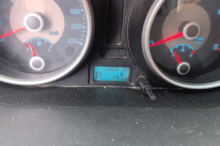 Used Buick Excelle 2015 1.5L Automatic Classic Model Odometer Close Up