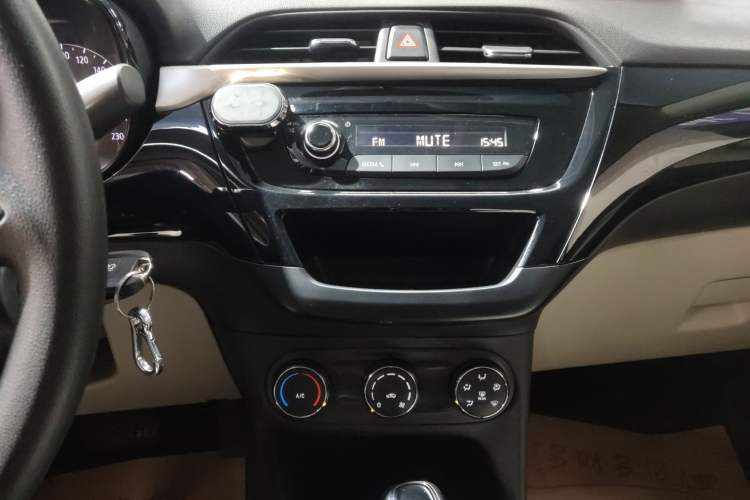 Used Buick Excelle 2020 15N CVT Elite Edition Audio And AC Panel