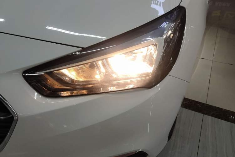 Used Buick Excelle 2020 15N CVT Elite Edition Left Front Headlight