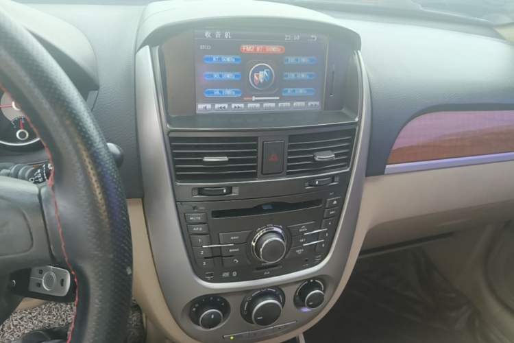 Used Buick Excelle 2004 1.6 Manual Comfort Edition Audio And AC Panel