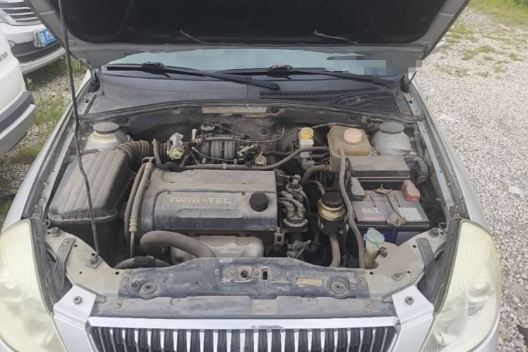 Used Buick Excelle 2004 1.6 Manual Comfort Edition Engine Bay