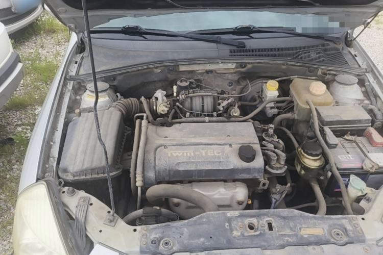 Used Buick Excelle 2004 1.6 Manual Comfort Edition Engine Bay Right