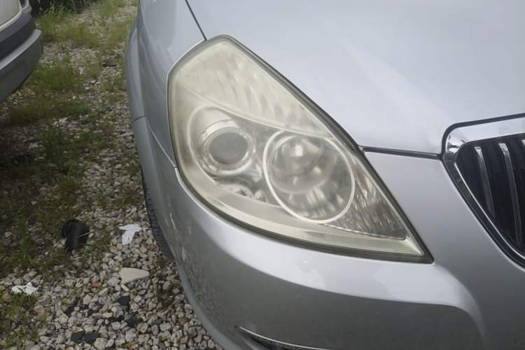 Used Buick Excelle 2004 1.6 Manual Comfort Edition Right Front Headlight