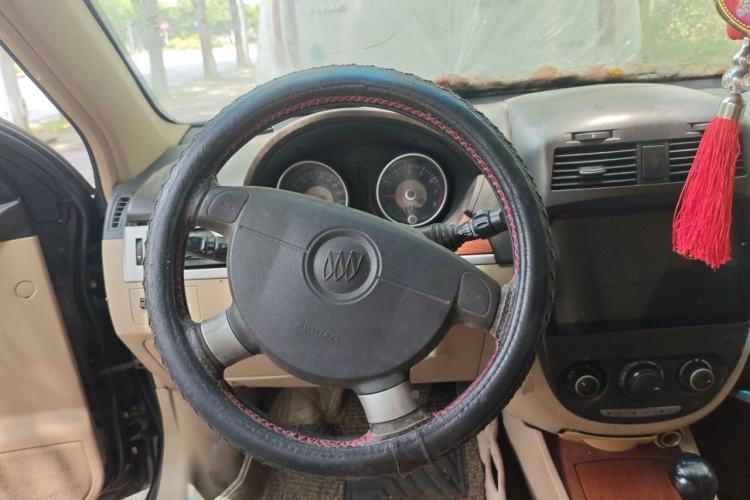 Used Buick Excelle 2005 1.6 Automatic Luxury Model Steering Wheel