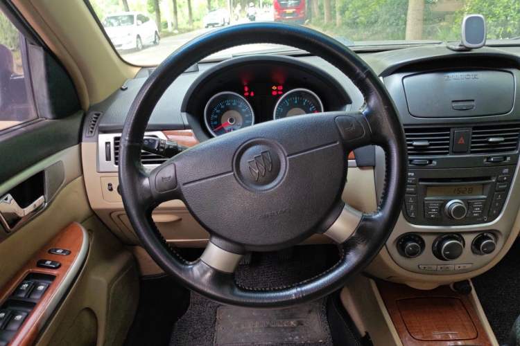 Used Buick Excelle 2005 1.6 Manual Luxury Model Steering Wheel