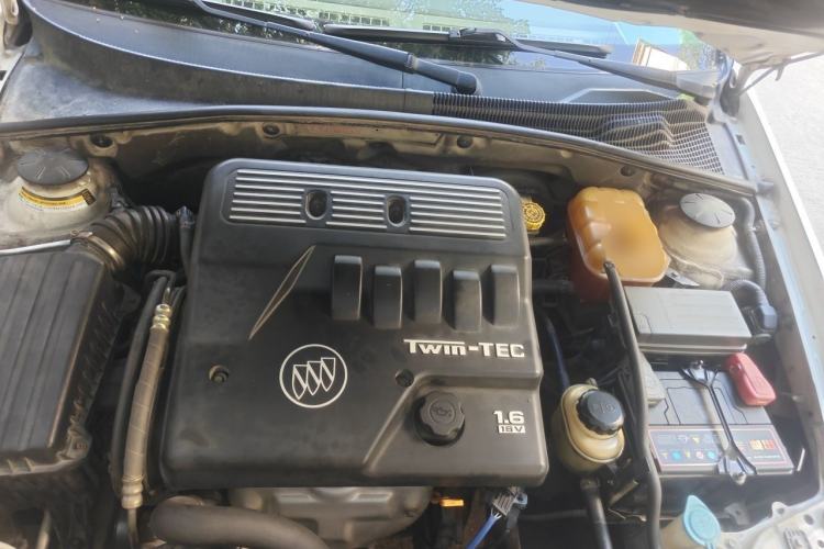 Used Buick Excelle 2005 1.6 Manual Luxury Model Engine Bay