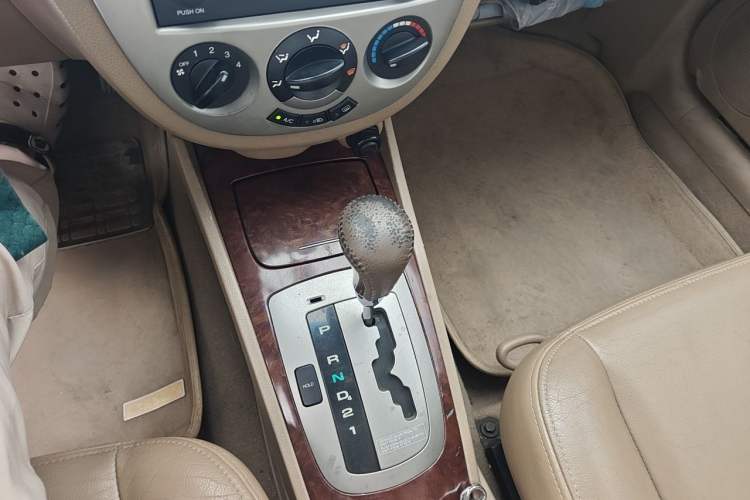 Used Buick Excelle 2005 1.6 Automatic Luxury Model Gear Lever