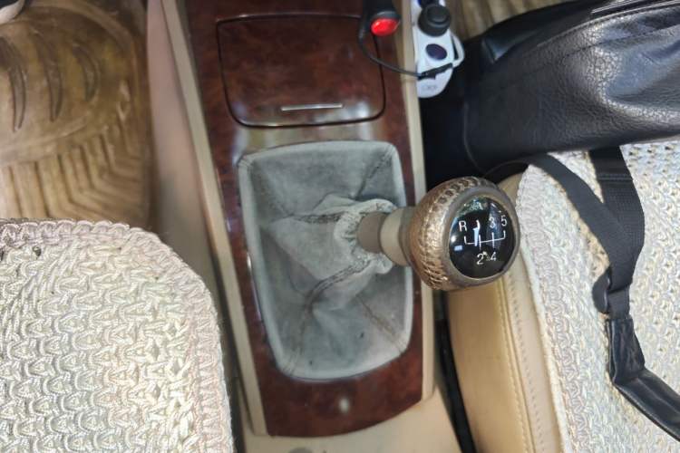 Used Buick Excelle 2005 1.6 Manual Luxury Model Gear Lever