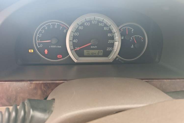 Used Buick Excelle 2005 1.6 Automatic Luxury Model Odometer Close Up