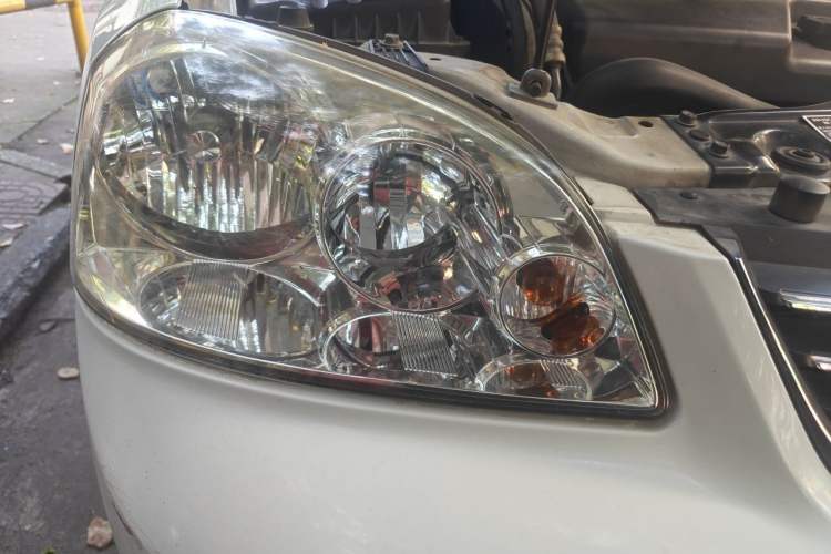 Used Buick Excelle 2005 1.6 Manual Luxury Model Right Front Headlight