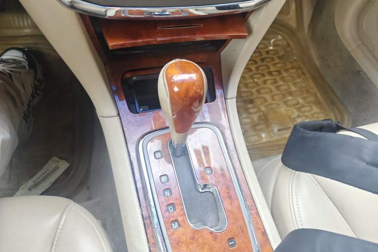 Used Buick Excelle 2006 1.6L Automatic Comfort Model Gear Lever