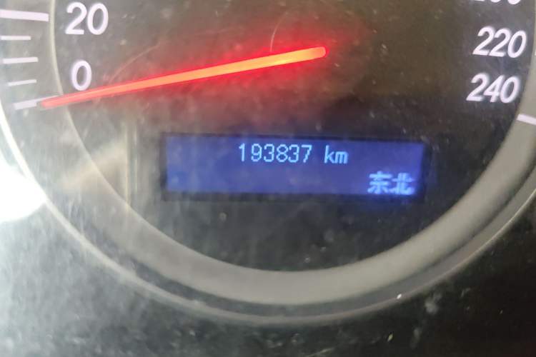 Used Buick Excelle 2006 1.6L Automatic Comfort Model Odometer Close Up
