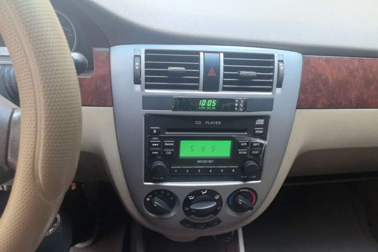Used Buick Excelle 2007 Touring Edition 1.6L X-AT Audio And AC Panel