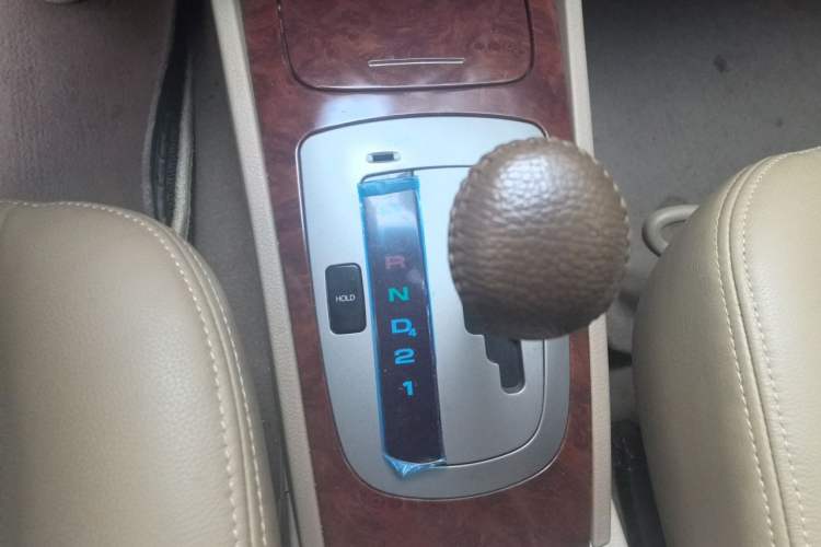 Used Buick Excelle 2007 Touring Edition 1.6L X-AT Gear Lever