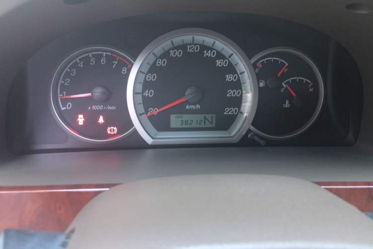 Used Buick Excelle 2007 Touring Edition 1.6L X-AT Odometer Close Up