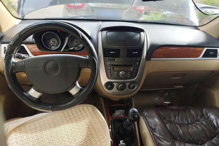 Used Buick Excelle 2008 1.6 LE-MT Center Console