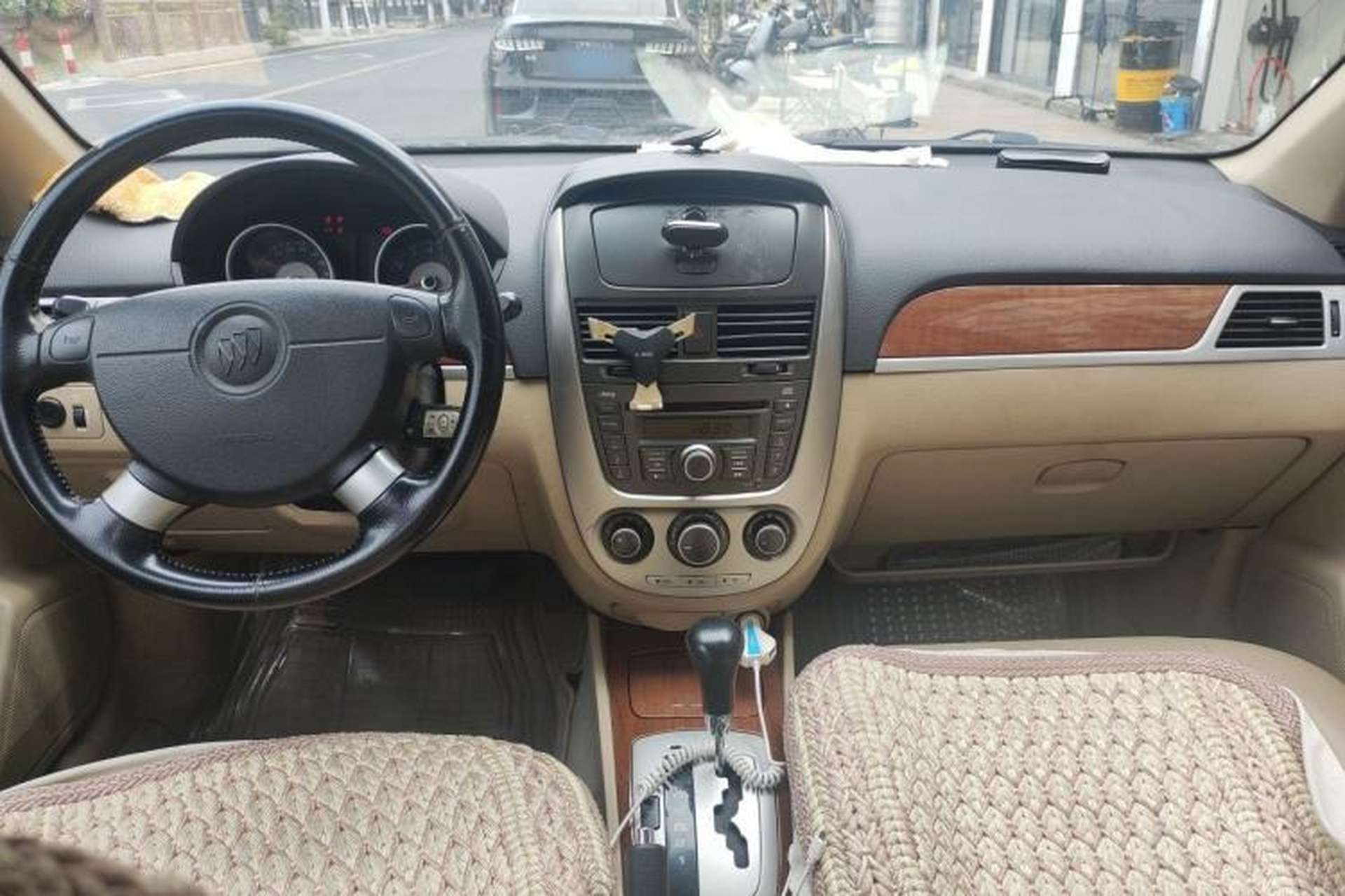 Used Buick Excelle 2008 1.6 LE-AT Center Console