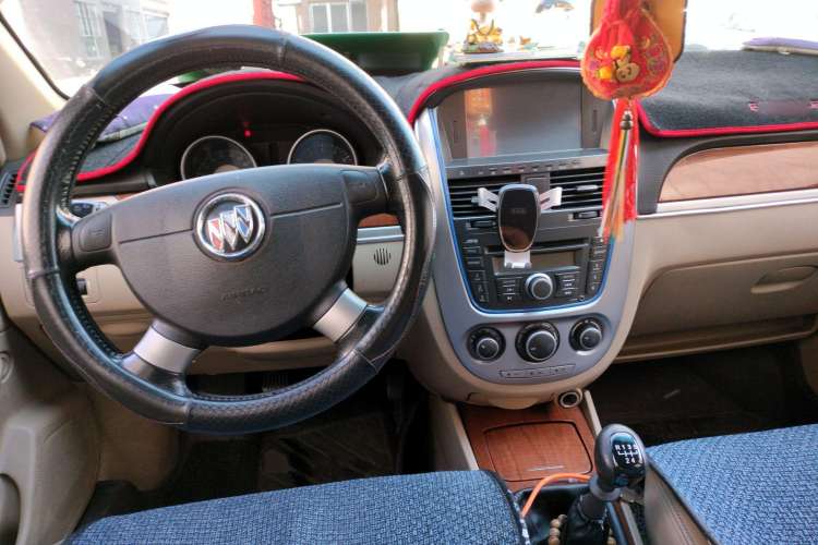 Used Buick Excelle 2008 1.6 LE-MT Center Console