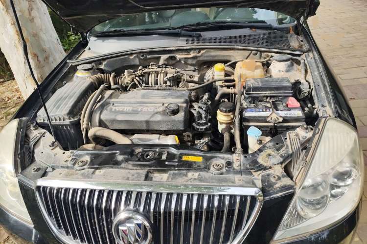 Used Buick Excelle 2008 1.6 LE-MT Engine Bay