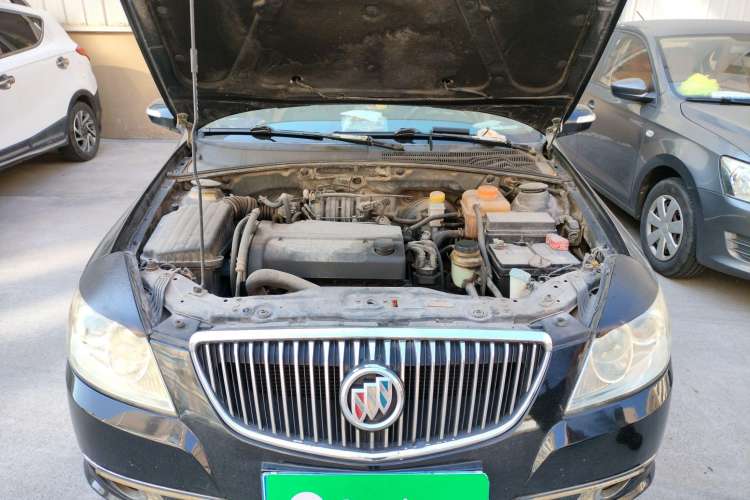 Used Buick Excelle 2008 1.6 LE-MT Engine Bay
