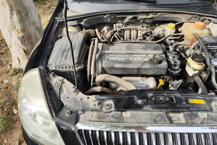 Used Buick Excelle 2008 1.6 LE-MT Engine Bay Right