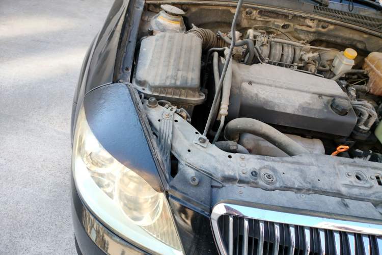 Used Buick Excelle 2008 1.6 LE-MT Engine Bay Right
