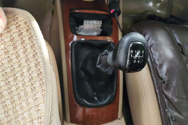 Used Buick Excelle 2008 1.6 LE-MT Gear Lever