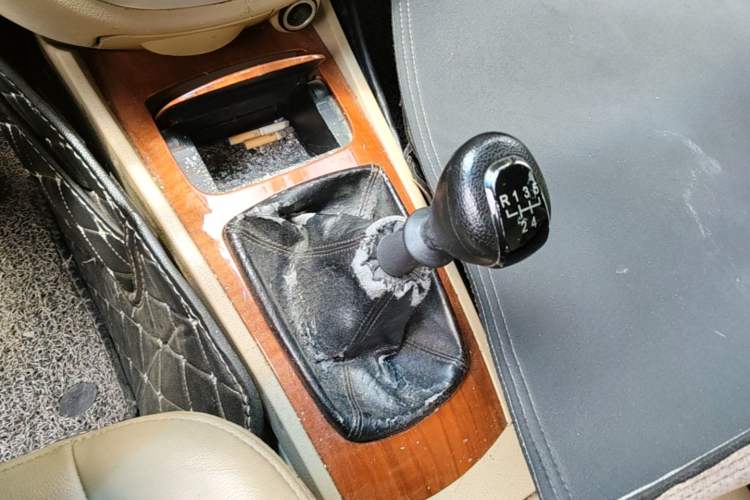 Used Buick Excelle 2008 1.6 LE-MT Gear Lever