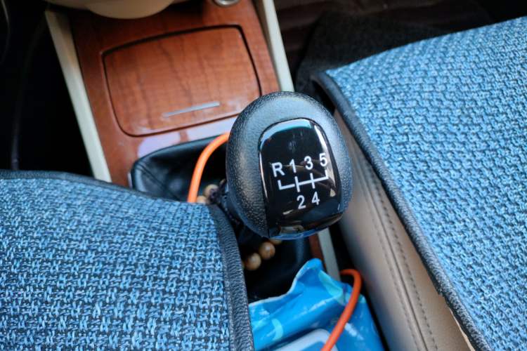 Used Buick Excelle 2008 1.6 LE-MT Gear Lever