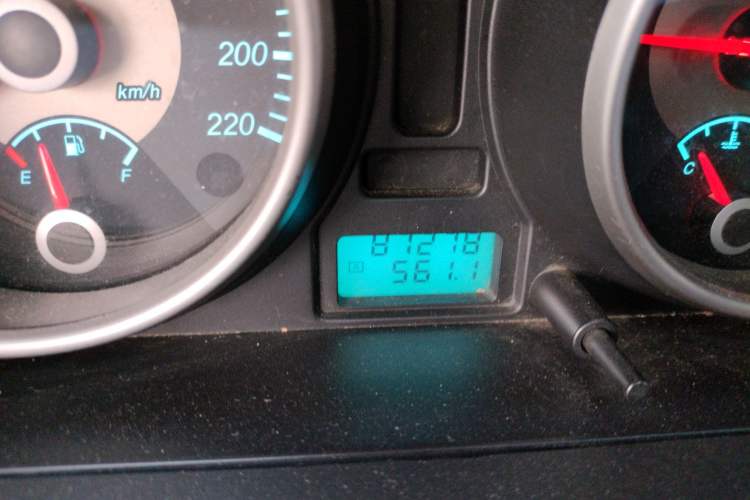 Used Buick Excelle 2008 1.6 LE-MT Odometer Close Up