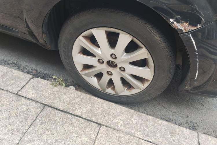 Used Buick Excelle 2008 1.6 LE-AT Right Front Wheel Hub
