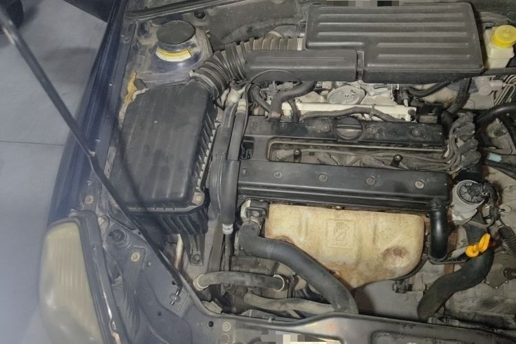 Used Buick Excelle 2008 1.8 LE-AT Navigation Engine Bay Right